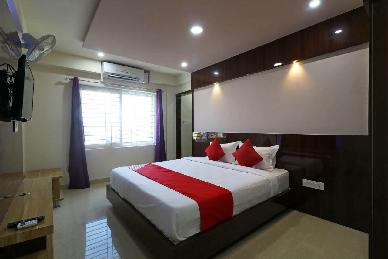 Oyo 37349 Sai Palace Hotel Chik Banavar Exterior photo