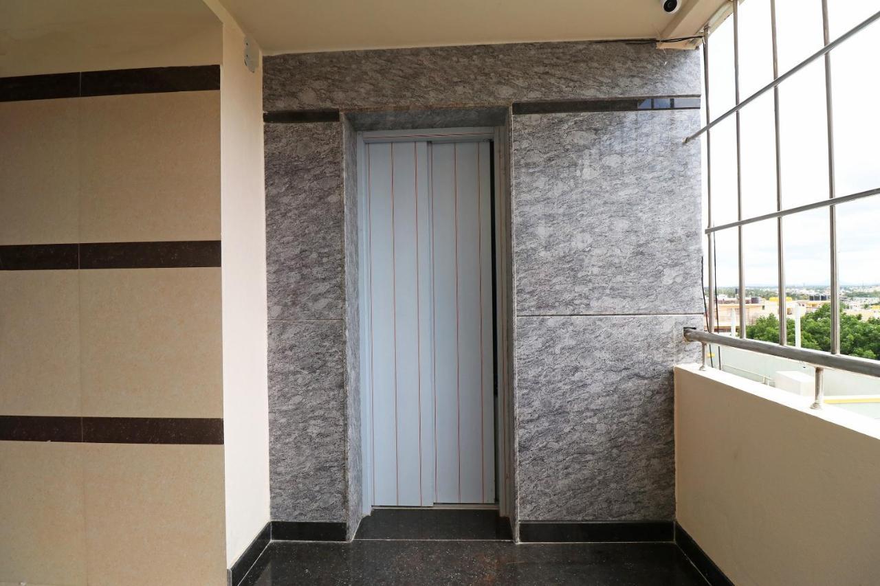 Oyo 37349 Sai Palace Hotel Chik Banavar Exterior photo